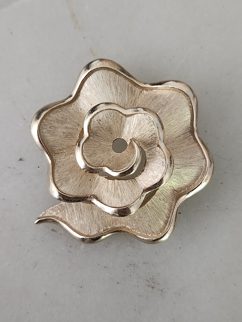 Vtg Crown Trifari Brushed Gold Tone Floral Rose Brooch